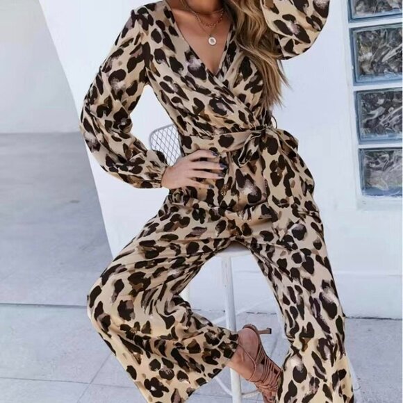 𝐋𝐄𝐎𝐏𝐀𝐑𝐃 𝐏𝐑𝐈𝐍𝐓 𝐕-𝐍𝐄𝐂𝐊 𝐉𝐔𝐌𝐏𝐒𝐔𝐈𝐓 - Picture 4 of 4